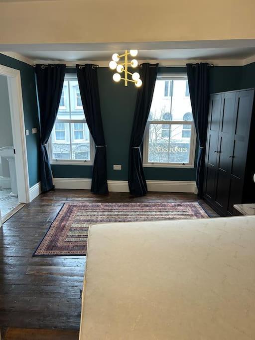 Patrick Street Townhouse Apartment Cork Luaran gambar
