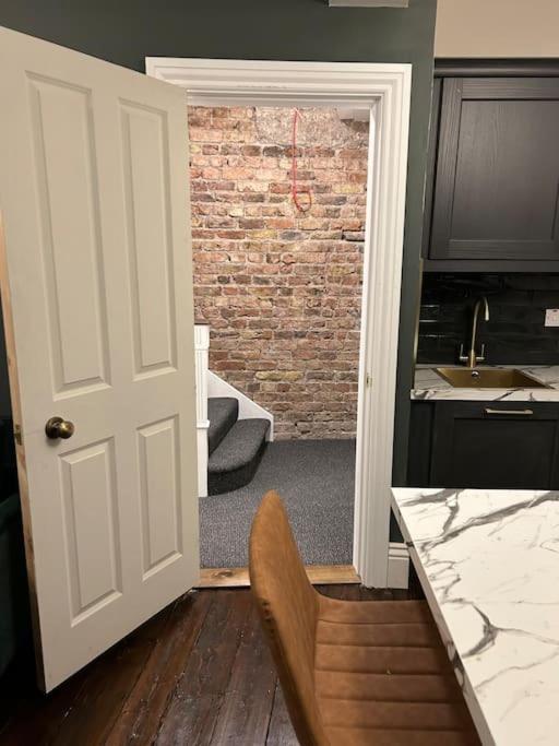 Patrick Street Townhouse Apartment Cork Luaran gambar